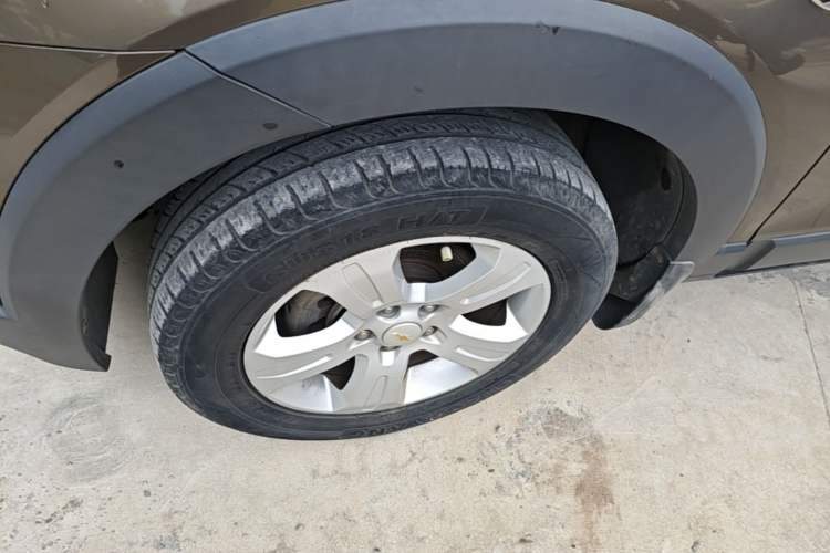 Used Chevrolet Captiva 2017 2.4L Two-Wheel Drive City Edition 5 Seats Left Front Wheel Hub