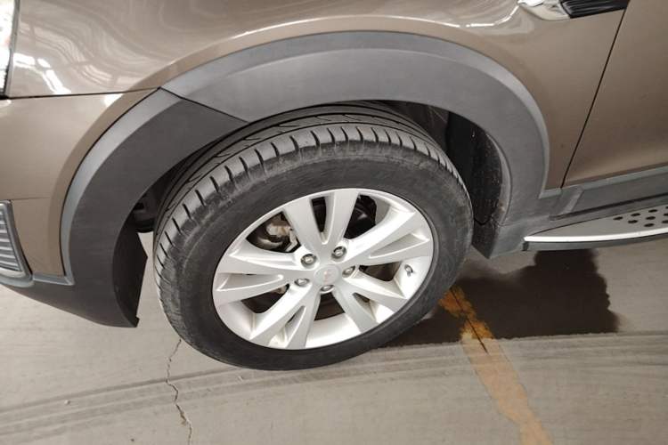 Used Chevrolet Captiva 2017 2.4L 4x4 Flagship Edition 7-Seater Left Front Wheel Hub