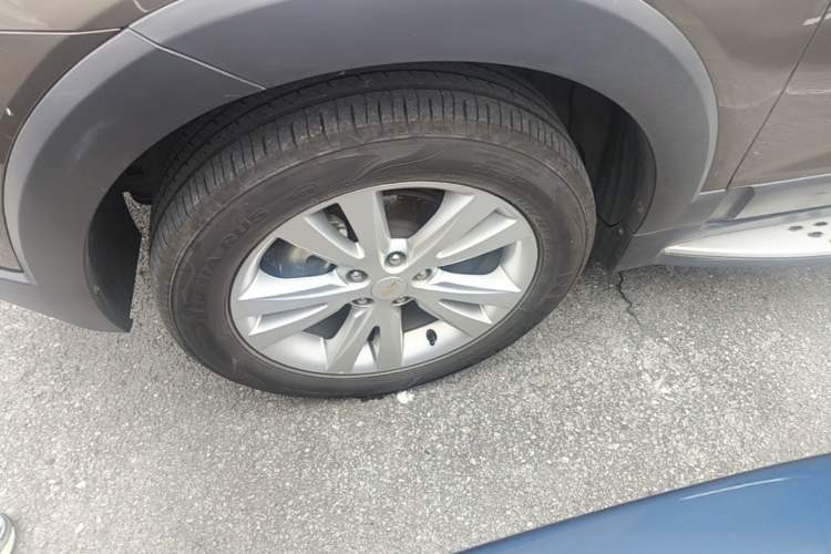 Used Chevrolet Captiva 2017 2.4L 4x4 Flagship Edition 7-Seater Left Front Wheel Hub