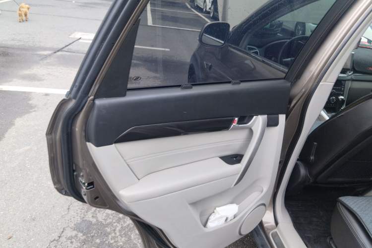Used Chevrolet Captiva 2017 2.4L Two-Wheel Drive City Edition 5 Seats Left Rear Door Interior