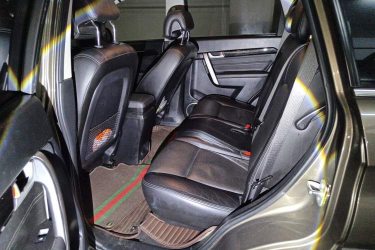 Used Chevrolet Captiva 2017 2.4L 4x4 Flagship Edition 7-Seater Left Rear Seat