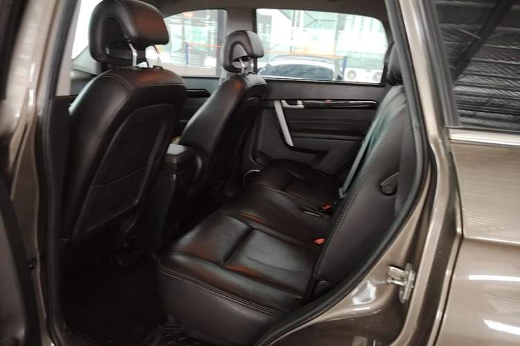 Used Chevrolet Captiva 2017 2.4L 4x4 Flagship Edition 7-Seater Left Rear Seat