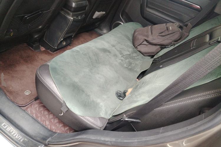 Used Chevrolet Captiva 2017 2.4L 4x4 Flagship Edition 7-Seater Left Rear Seat