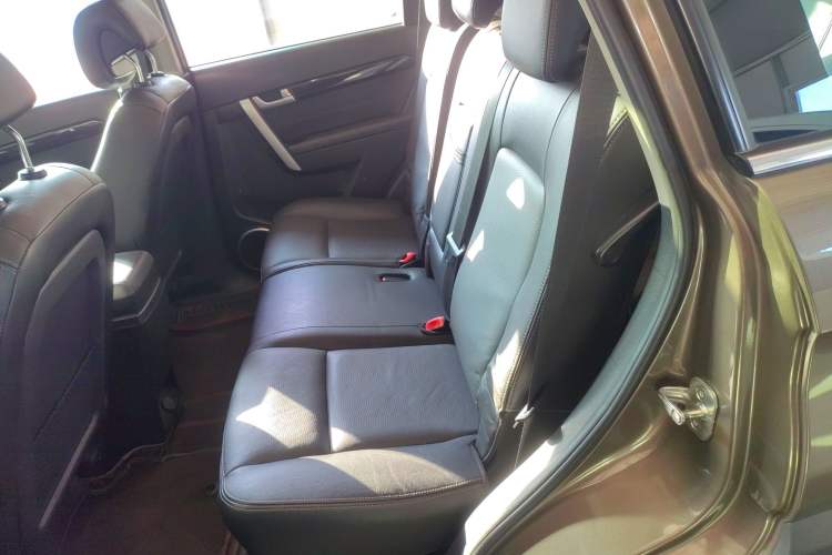 Used Chevrolet Captiva 2017 2.4L 4x4 Flagship Edition 7-Seater Left Rear Seat