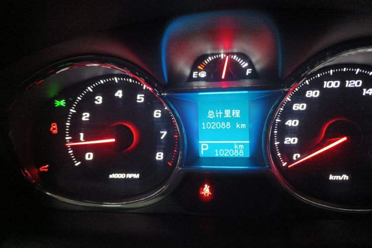 Used Chevrolet Captiva 2017 2.4L 4x4 Flagship Edition 7-Seater Odometer Close Up