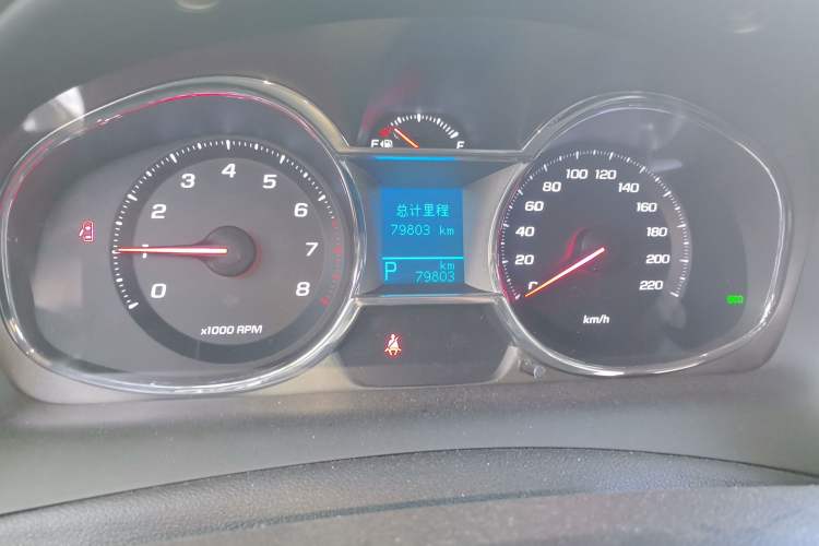 Used Chevrolet Captiva 2017 2.4L 4x4 Flagship Edition 7-Seater Odometer Close Up