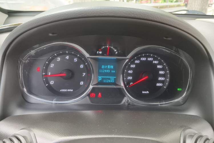 Used Chevrolet Captiva 2017 2.4L 4x4 Flagship Edition 7-Seater Odometer Close Up
