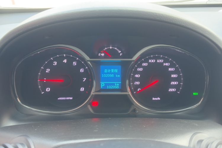 Used Chevrolet Captiva 2017 2.4L 4x4 Flagship Edition 7-Seater Odometer Close Up