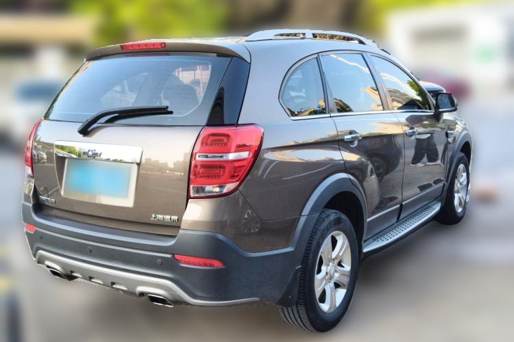 Used Chevrolet Captiva 2017 2.4L Two-Wheel Drive Luxury Edition 7 Seats Rear Right 45 Deg