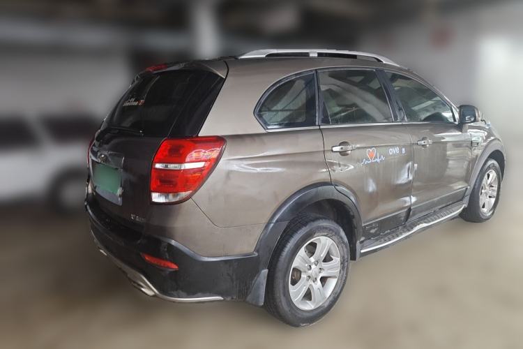 Used Chevrolet Captiva 2017 2.4L Two-Wheel Drive Luxury Edition 7 Seats Rear Right 45 Deg