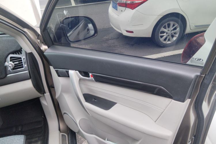 Used Chevrolet Captiva 2017 2.4L Two-Wheel Drive City Edition 5 Seats Right Front Door Interior