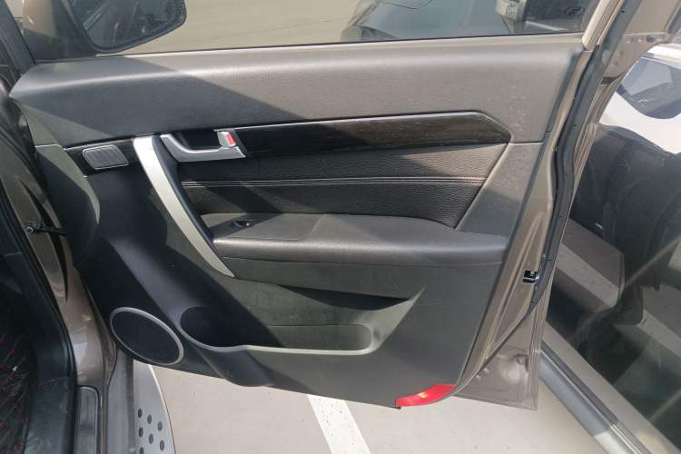 Used Chevrolet Captiva 2017 2.4L 4x4 Flagship Edition 7-Seater Right Front Door Interior