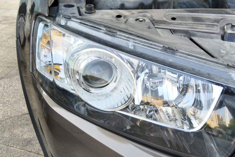 Used Chevrolet Captiva 2017 2.4L Two-Wheel Drive Luxury Edition 7 Seats Right Front Headlight