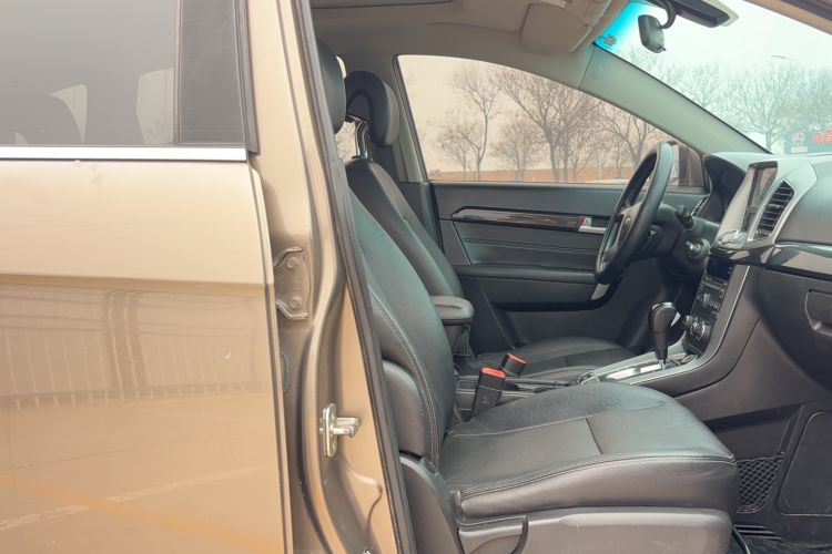 Used Chevrolet Captiva 2017 2.4L 4x4 Flagship Edition 7-Seater Right Front Seat