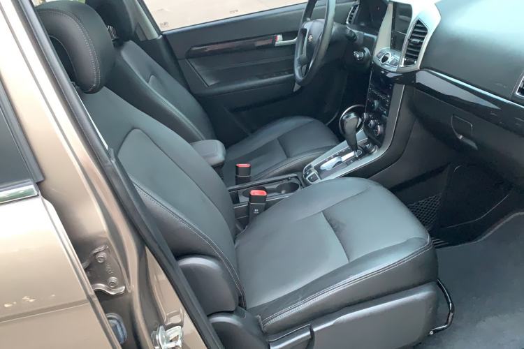 Used Chevrolet Captiva 2017 2.4L Two-Wheel Drive Luxury Edition 7 Seats Right Front Seat