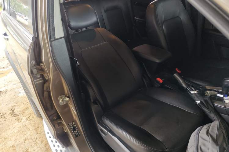 Used Chevrolet Captiva 2017 2.4L 4x4 Flagship Edition 7-Seater Right Front Seat