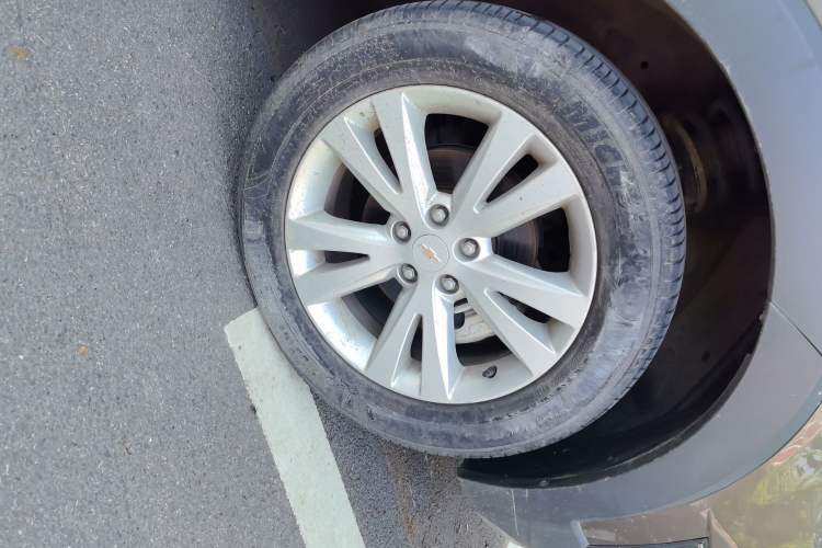 Used Chevrolet Captiva 2017 2.4L 4x4 Flagship Edition 7-Seater Right Front Wheel Hub