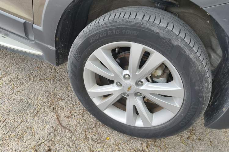 Used Chevrolet Captiva 2017 2.4L 4x4 Flagship Edition 7-Seater Right Front Wheel Hub