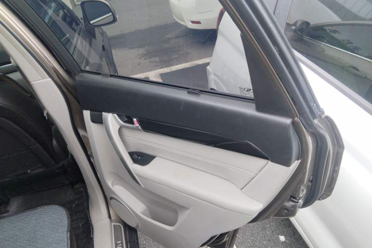 Used Chevrolet Captiva 2017 2.4L Two-Wheel Drive City Edition 5 Seats Right Rear Door Interior