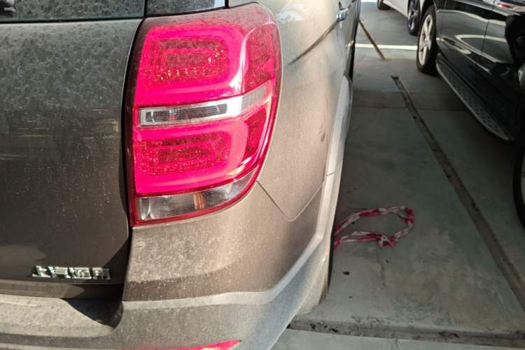 Used Chevrolet Captiva 2017 2.4L Two-Wheel Drive Luxury Edition 7 Seats Right Rear Taillight