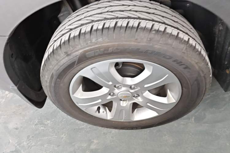 Used Chevrolet Captiva 2017 2.4L Two-Wheel Drive Luxury Edition 7 Seats Right Rear Wheel Hub
