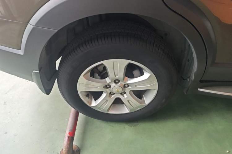 Used Chevrolet Captiva 2017 2.4L Two-Wheel Drive Luxury Edition 7 Seats Right Rear Wheel Hub