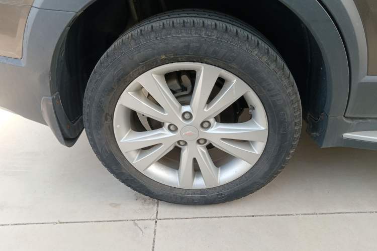 Used Chevrolet Captiva 2017 2.4L 4x4 Flagship Edition 7-Seater Right Rear Wheel Hub
