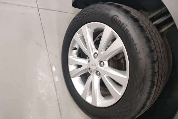Used Chevrolet Captiva 2017 2.4L 4x4 Flagship Edition 7-Seater Right Rear Wheel Hub