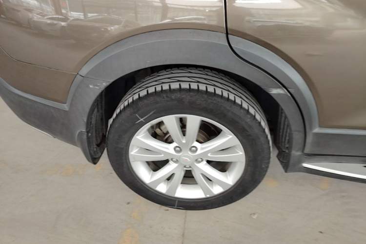 Used Chevrolet Captiva 2017 2.4L 4x4 Flagship Edition 7-Seater Right Rear Wheel Hub