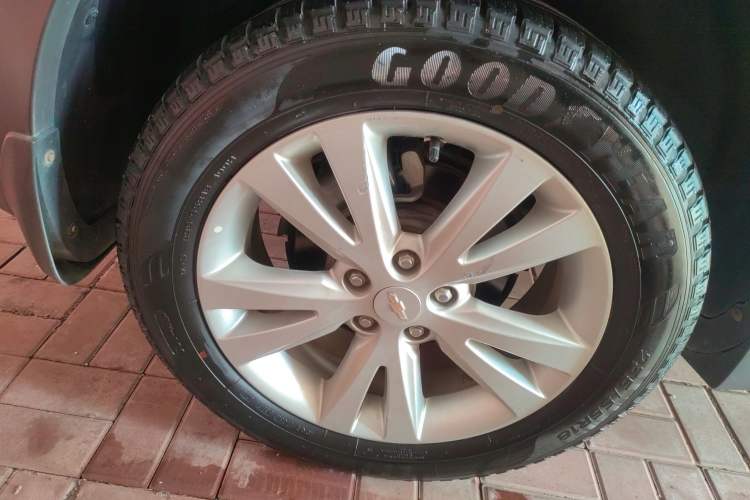 Used Chevrolet Captiva 2017 2.4L 4x4 Flagship Edition 7-Seater Right Rear Wheel Hub