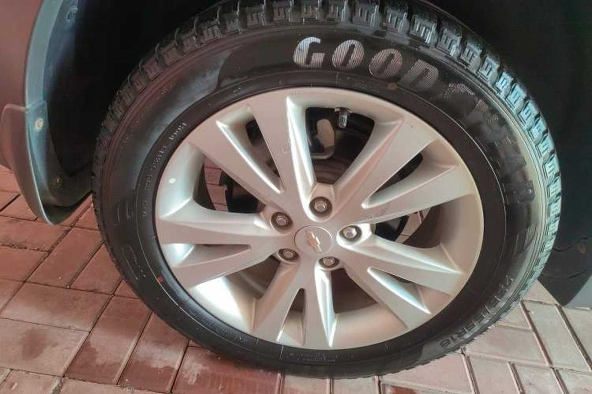 Used Chevrolet Captiva 2017 2.4L 4x4 Flagship Edition 7-Seater Right Rear Wheel Hub