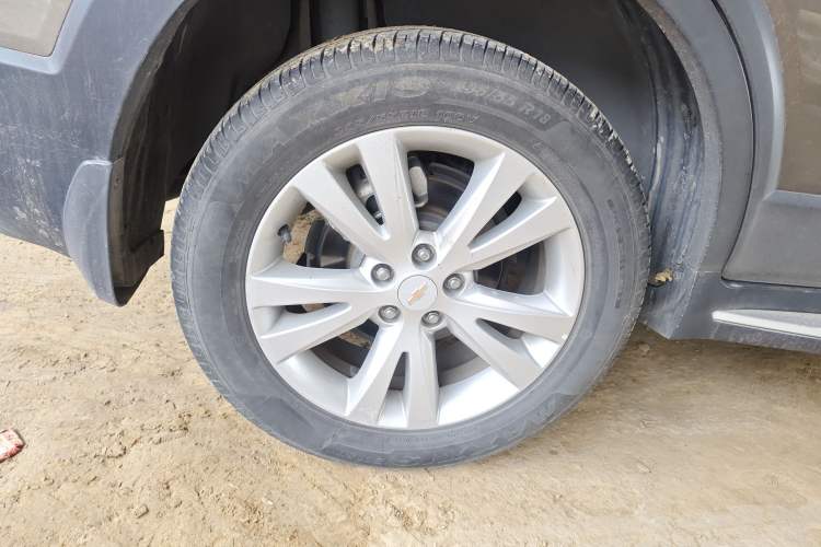Used Chevrolet Captiva 2017 2.4L 4x4 Flagship Edition 7-Seater Right Rear Wheel Hub