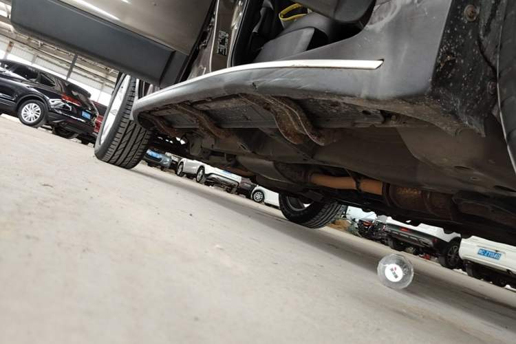 Used Chevrolet Captiva 2017 2.4L 4x4 Flagship Edition 7-Seater Right Side Sill