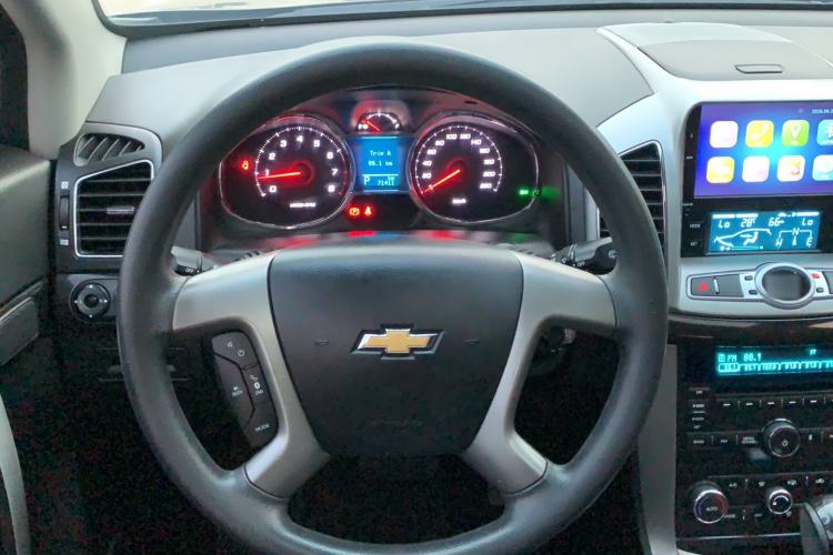 Used Chevrolet Captiva 2017 2.4L Two-Wheel Drive Luxury Edition 7 Seats Steering Wheel