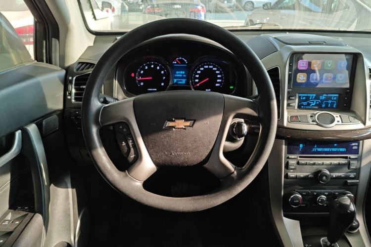 Used Chevrolet Captiva 2017 2.4L Two-Wheel Drive Luxury Edition 7 Seats Steering Wheel