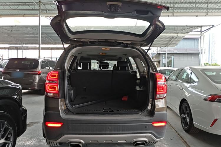 Used Chevrolet Captiva 2017 2.4L Two-Wheel Drive Luxury Edition 7 Seats Trunk