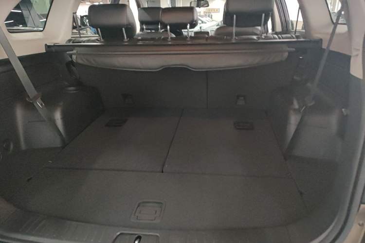 Used Chevrolet Captiva 2017 2.4L 4x4 Flagship Edition 7-Seater Trunk