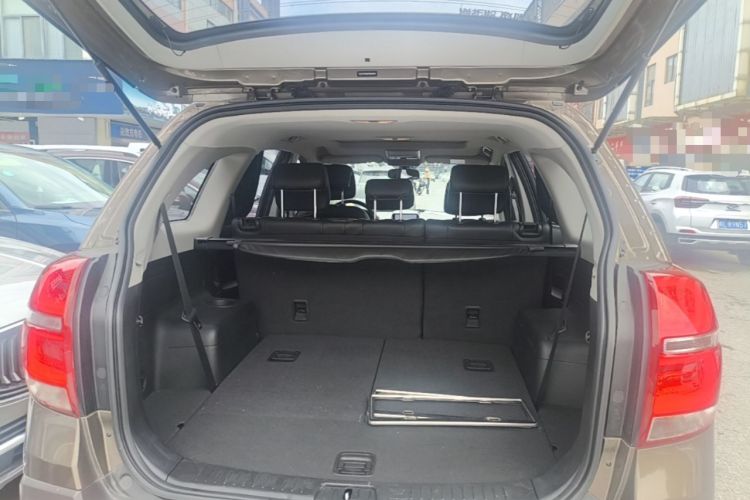 Used Chevrolet Captiva 2017 2.4L 4x4 Flagship Edition 7-Seater Trunk