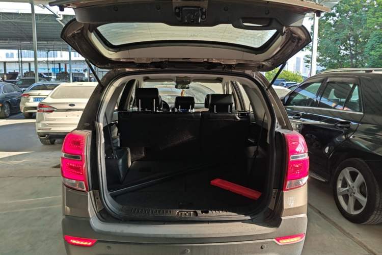 Used Chevrolet Captiva 2017 2.4L Two-Wheel Drive Luxury Edition 7 Seats Trunk