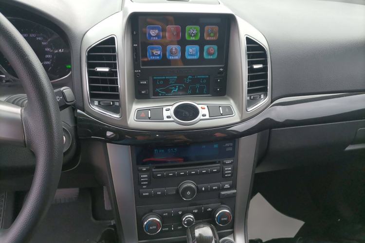 Used Chevrolet Captiva 2017 2.4L Two-Wheel Drive Luxury Edition 7 Seats Audio And AC Panel