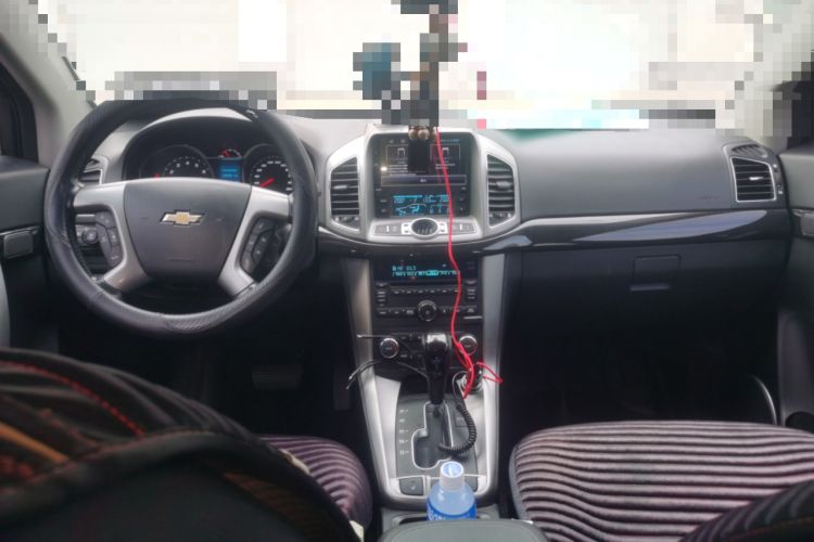 Used Chevrolet Captiva 2017 2.4L 4x4 Flagship Edition 7-Seater Center Console