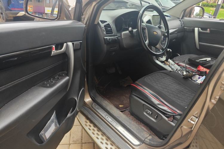 Used Chevrolet Captiva 2017 2.4L 4x4 Flagship Edition 7-Seater Driver Seat
