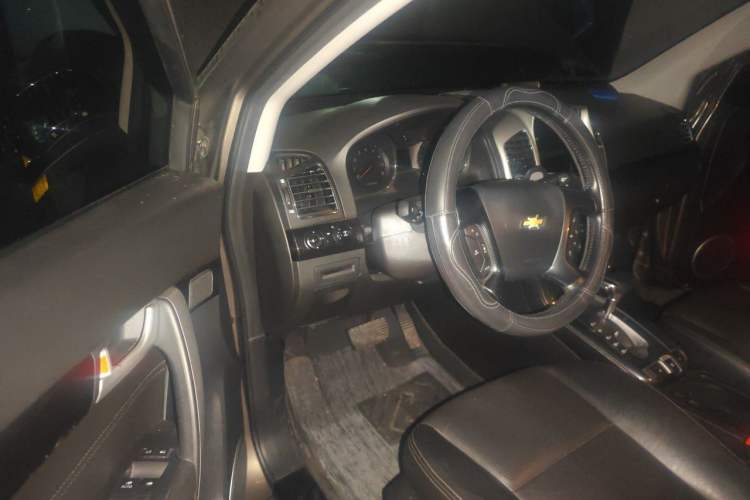 Used Chevrolet Captiva 2017 2.4L 4x4 Flagship Edition 7-Seater Driver Seat
