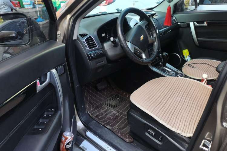 Used Chevrolet Captiva 2017 2.4L 4x4 Flagship Edition 7-Seater Driver Seat