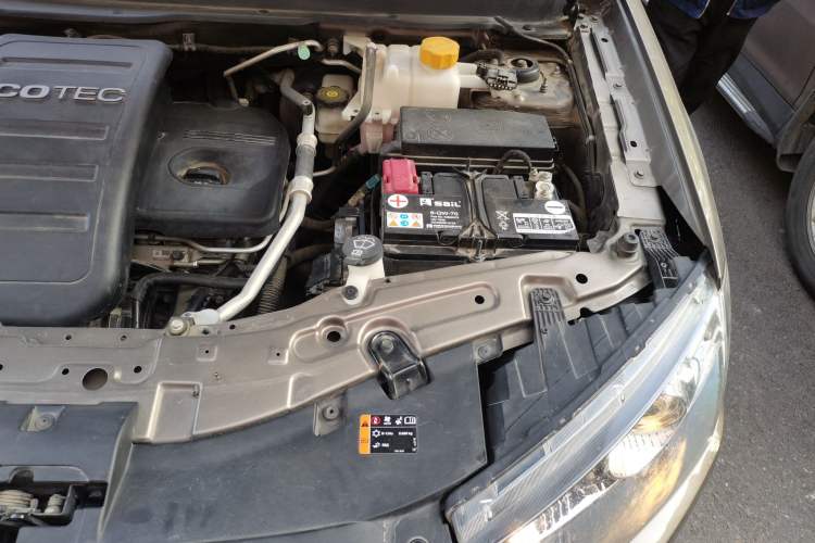 Used Chevrolet Captiva 2017 2.4L 4x4 Flagship Edition 7-Seater Engine Bay Left
