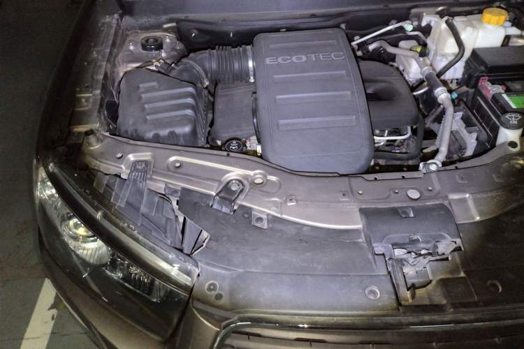 Used Chevrolet Captiva 2017 2.4L 4x4 Flagship Edition 7-Seater Engine Bay Right