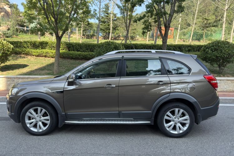 Used Chevrolet Captiva 2017 2.4L Two-Wheel Drive Luxury Edition 7 Seats Exterior 4