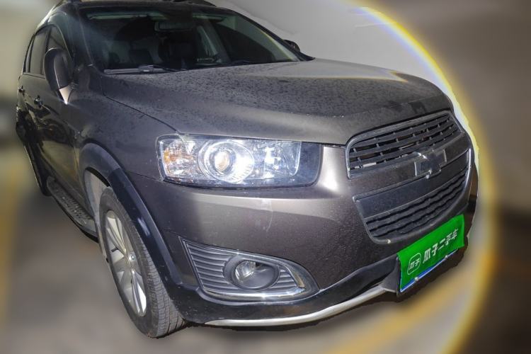 Used Chevrolet Captiva 2017 2.4L 4x4 Flagship Edition 7-Seater Front Right 45 Deg