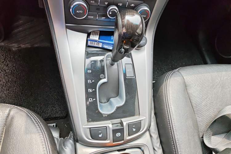 Used Chevrolet Captiva 2017 2.4L Two-Wheel Drive Luxury Edition 7 Seats Gear Lever