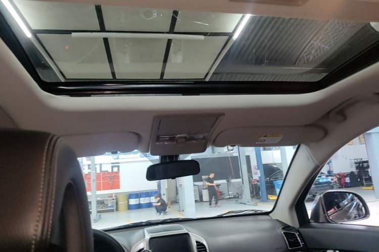 Used Chevrolet Captiva 2017 2.4L 4x4 Flagship Edition 7-Seater Headliner